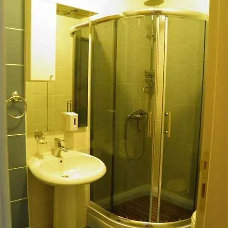 Zmajevo Gnezdo 021 Bed & Breakfast