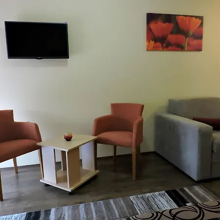 فندق مبيت وإفطار Zmajevo Gnezdo 021 4*