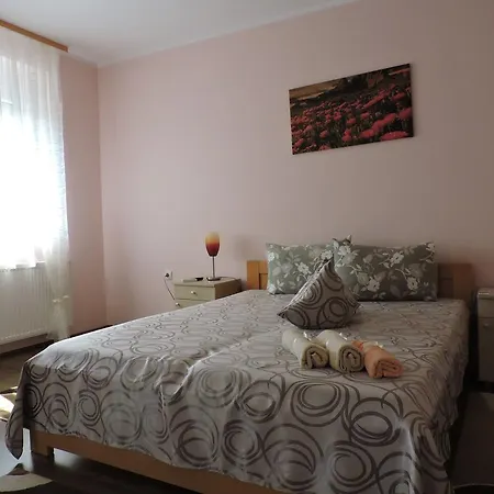 فندق مبيت وإفطار Zmajevo Gnezdo 021