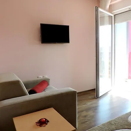 Zmajevo Gnezdo 021 4* Sremska Kamenica