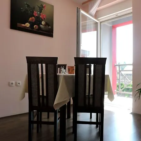 Oda ve Kahvaltı Zmajevo Gnezdo 021 4*