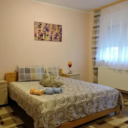 Zmajevo Gnezdo 021 Bed & Breakfast