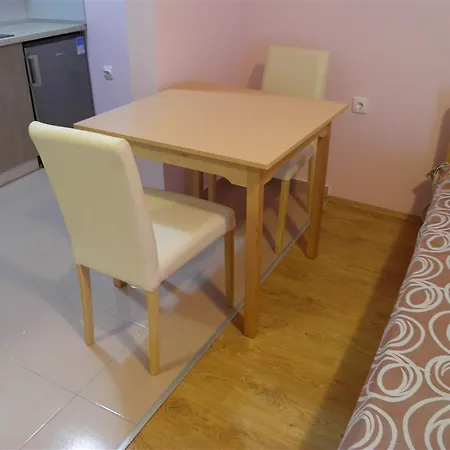 Bed & Breakfast Zmajevo Gnezdo 021 Sremska Kamenica